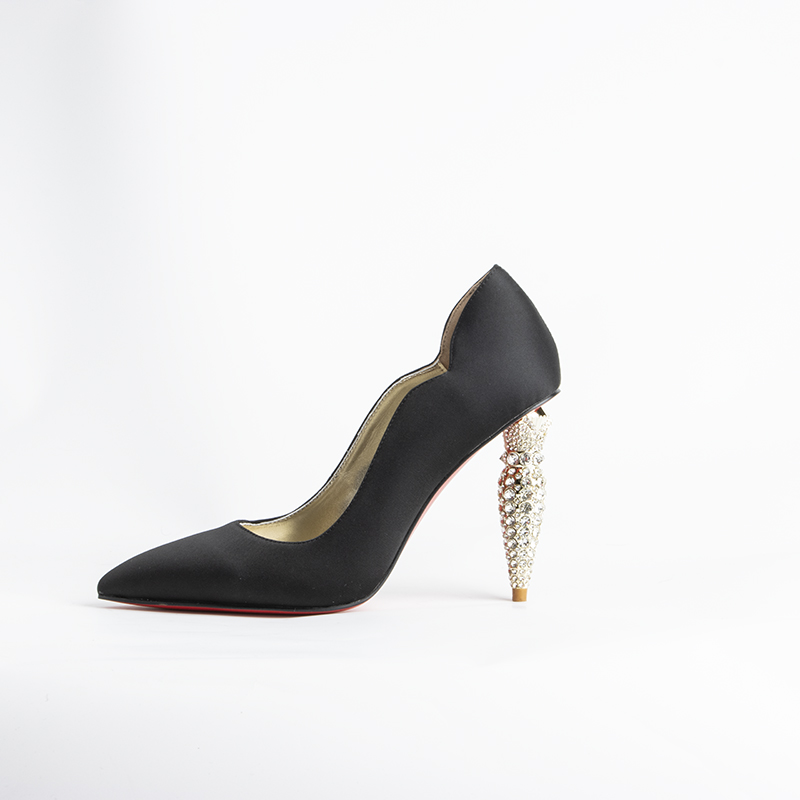 Sepatu Hak Ujung Lancip Hitam  - Women'S Shoes Red Bottoms ulasan dan harga